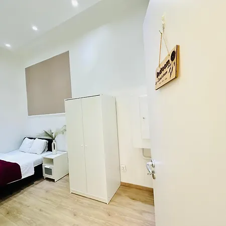 Homestay szállás Private Bedroom In The In Ulloi 66- 5min To Corvin Negyed, Aldi Budapest