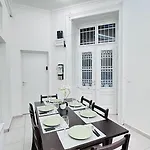 Private Bedroom In The In Ulloi 66- 5min To Corvin Negyed, Aldi