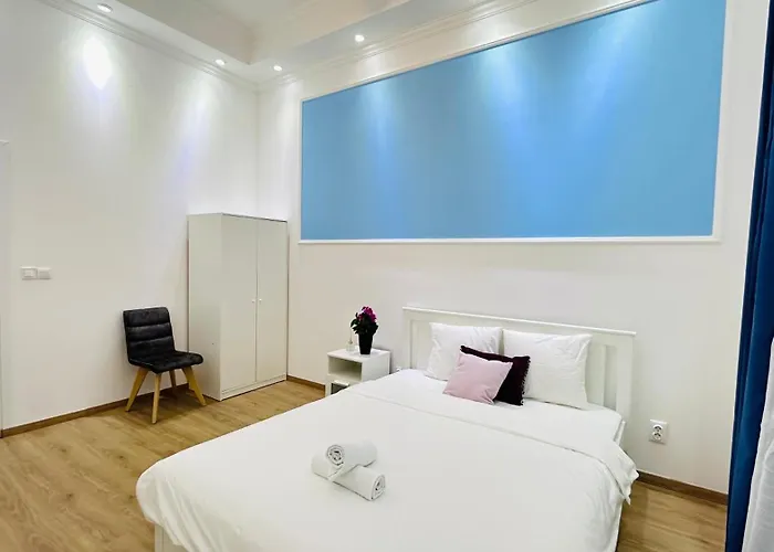 Private Bedroom In The In Ulloi 66- 5min To Corvin Negyed, Aldi Budapest