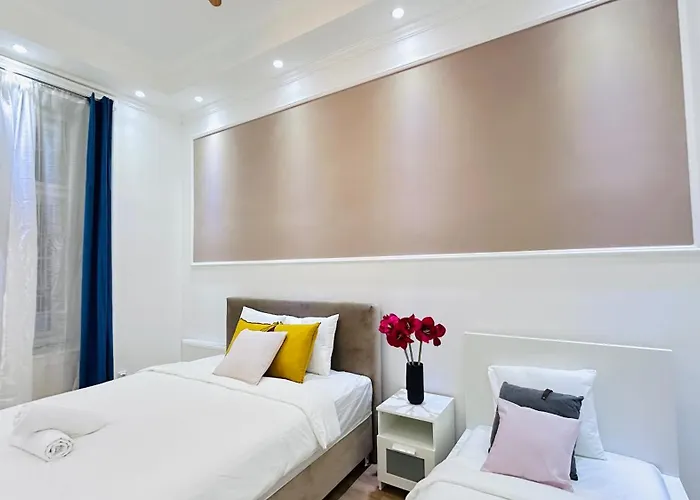 Private Bedroom In The In Ulloi 66- 5min To Corvin Negyed, Aldi Budapest