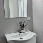 Проживание в семье Private Bedroom In The In Ulloi 66- 5min To Corvin Negyed, Aldi *