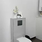 Private Bedroom In The In Ulloi 66- 5min To Corvin Negyed, Aldi Будапешт