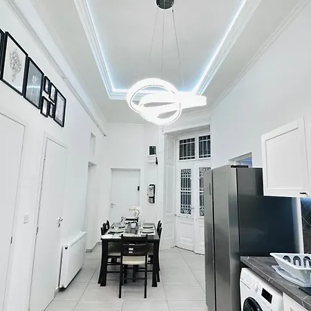 Ulloi-0 - 5min To Corvin Negyed, Aldi Homestay