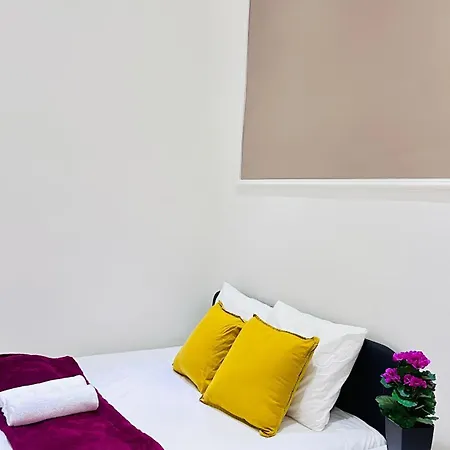Pansiyon Private Bedroom In The In Ulloi 66- 5min To Corvin Negyed, Aldi
