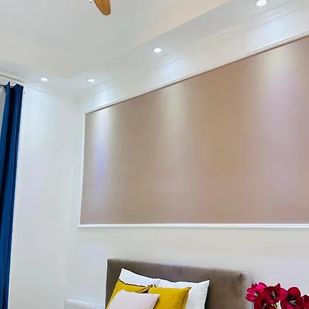 Private Bedroom In The In Ulloi 66- 5min To Corvin Negyed, Aldi