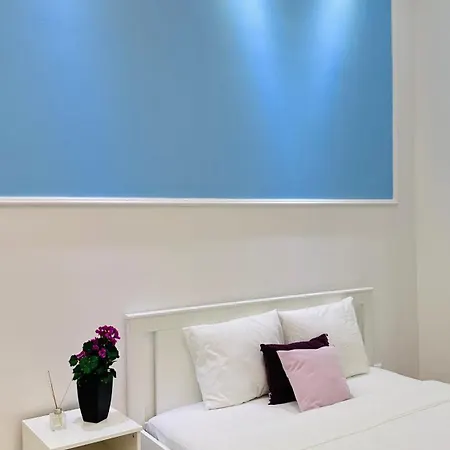Private Bedroom In The In Ulloi 66- 5min To Corvin Negyed, Aldi