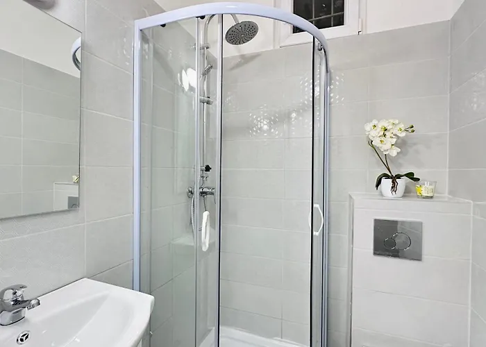 Private Bedroom In The In Ulloi 66- 5min To Corvin Negyed, Aldi