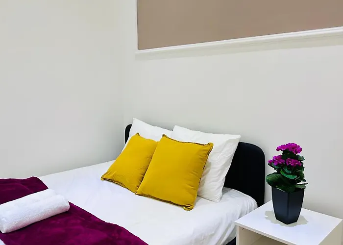 Private Bedroom In The In Ulloi 66- 5min To Corvin Negyed, Aldi *